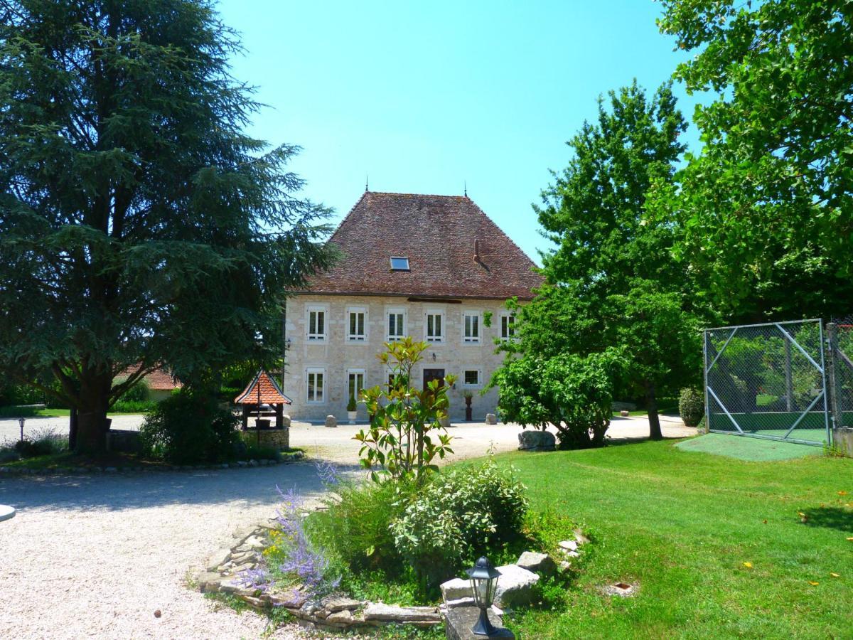 Domaine Du Manoir Bed & Breakfast Les Avenieres Exterior photo