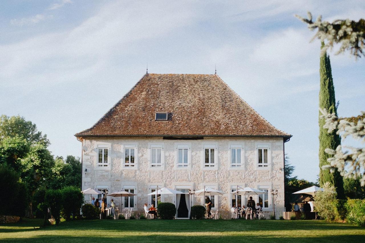 Domaine Du Manoir Bed & Breakfast Les Avenieres Exterior photo